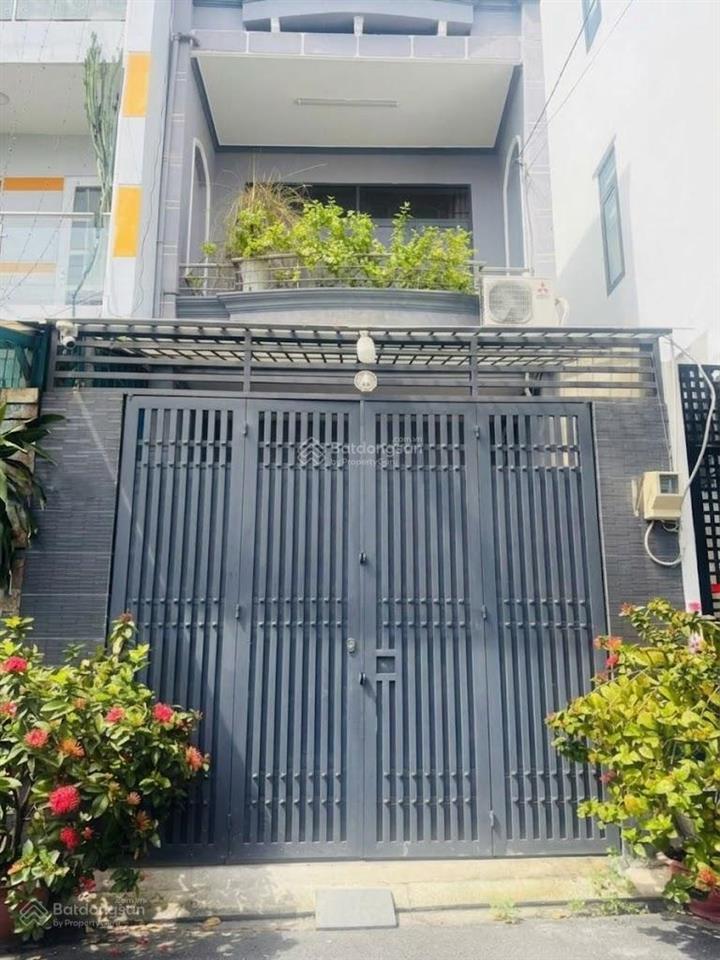 Xe hơi đỗ cửa vào nhà  64m2  mới đẹp ở liền  2 tầng btct  nhỉnh 6 tỷ