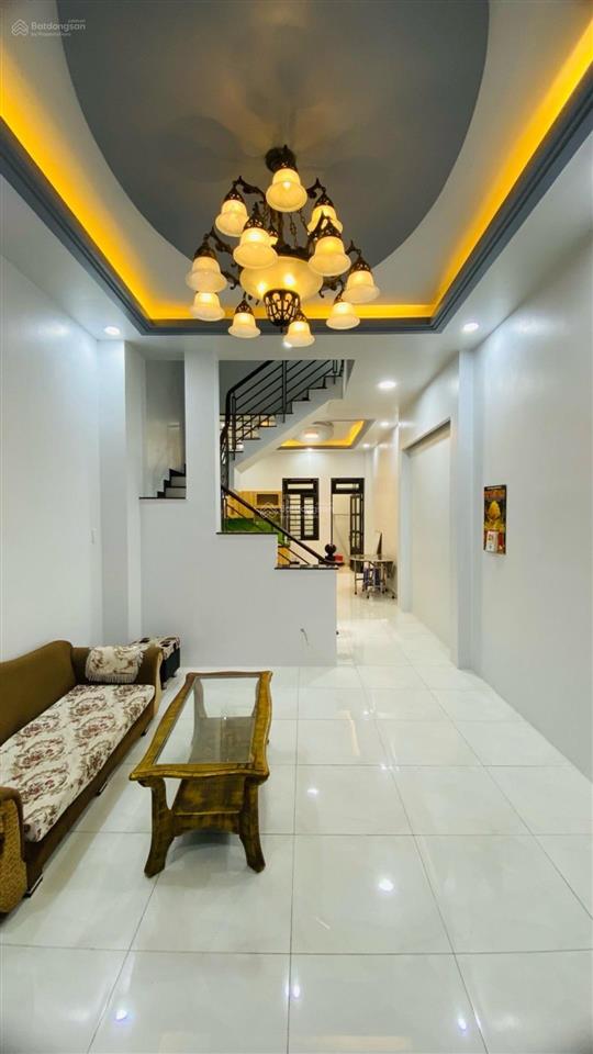 Chính chủ lâu đời  10 ra hxh  70m2  nhà mới vào ở ngay  3 tầng btct  vuông a4  7,8 tỷ tl