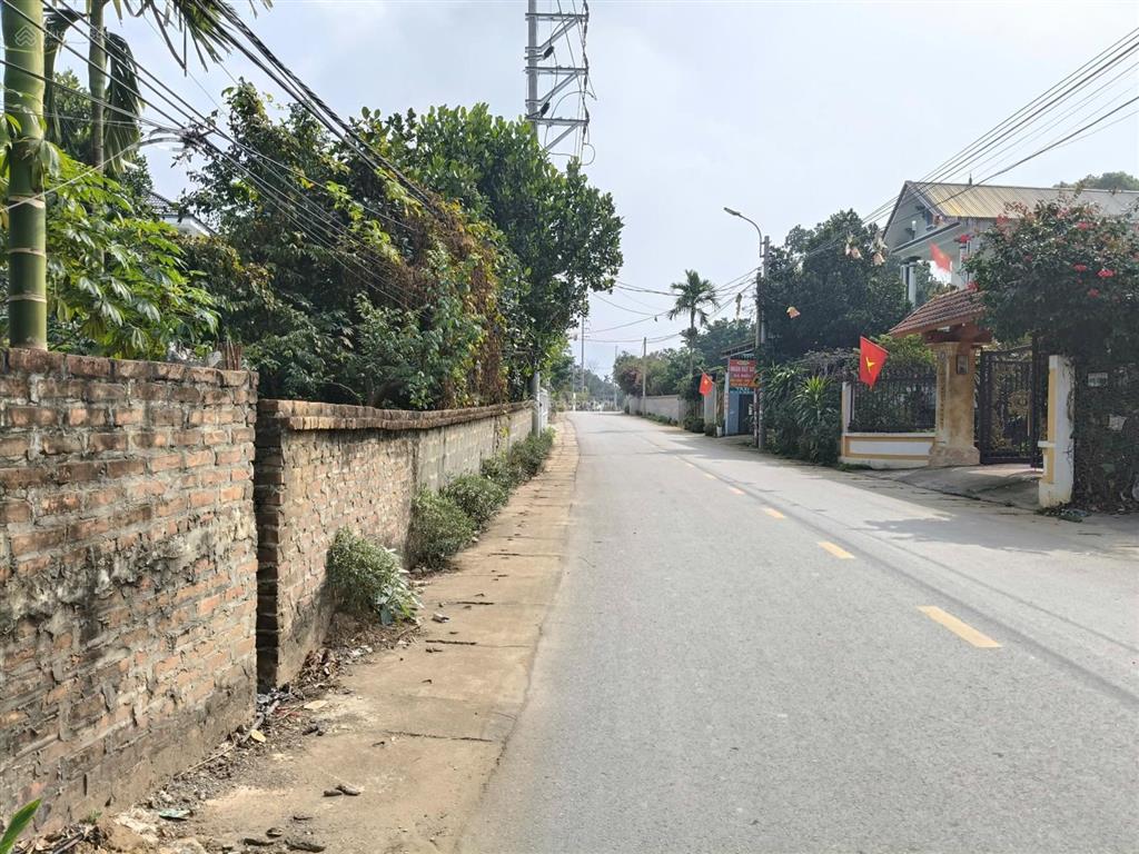 Tôi cần chuyển nhượng lô đất mặt đường trung tâm gần chợ, trường học, giá đầu tư