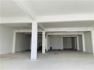 Cho thuê nhà 1 trệt 2 lầu hơn 500m2 ngang 20m  phạm văn thuận  ngay vincom