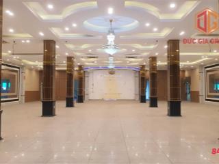 Cho thuê nhà mặt tiền đường xa lộ hà nội 22mx65m 1 trệt 1 lầu, 2000m² sàn