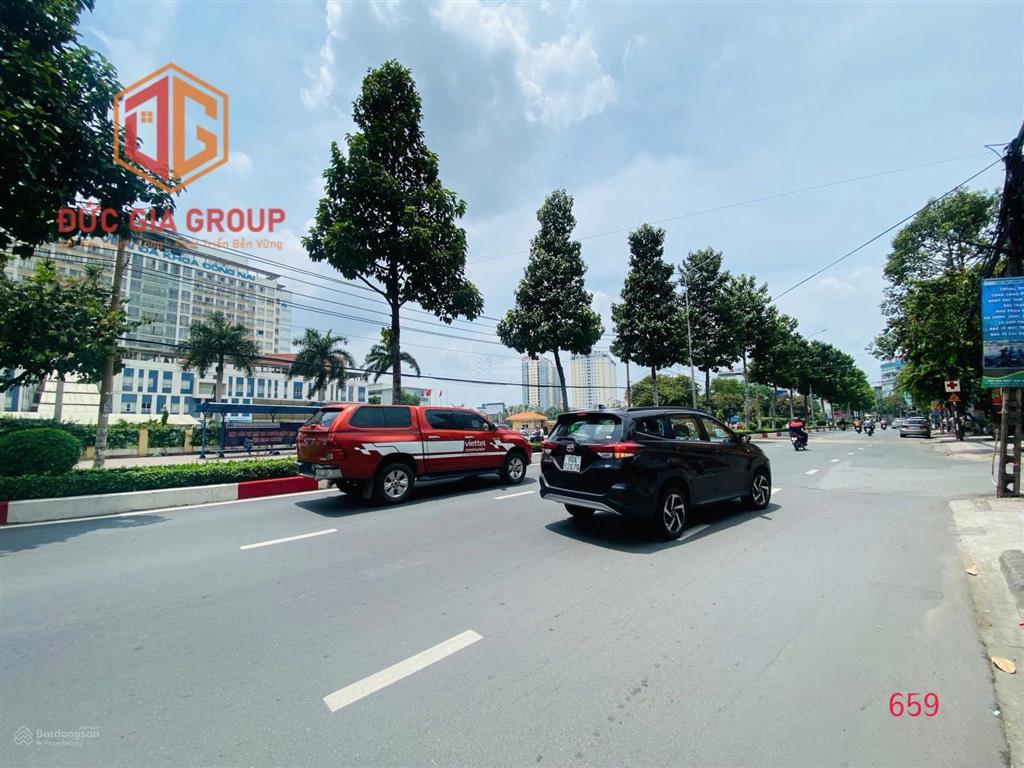 Cho thuê tòa nhà mặt tiền đồng khởi đoạn đẹp, sẵn hầm xe & thang máy