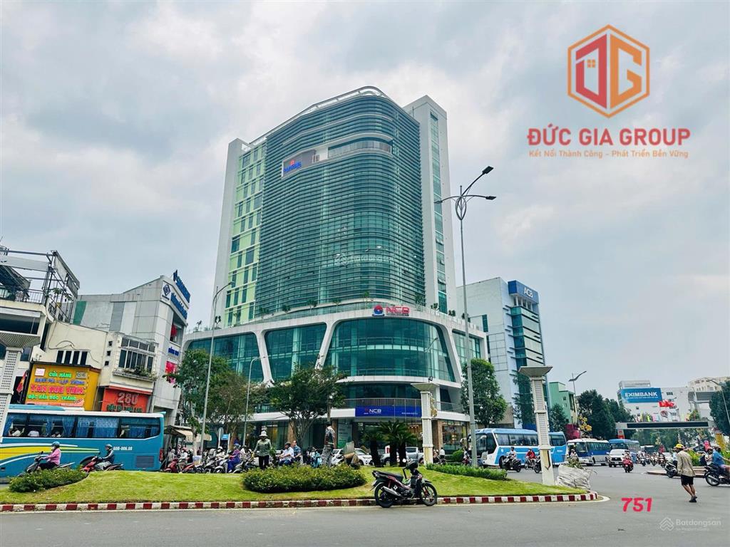 Cho thuê mặt bằng 450m2 mặt tiền đường hà huy giáp đối diện công viên quyết thắng