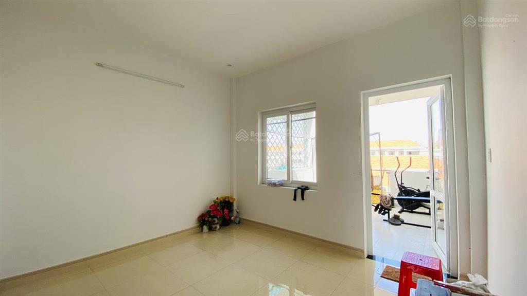 Bán nhà đẹp 1 trệt 3 lầu 76m2 full nội thất khu dân cư d2d võ thị sáu