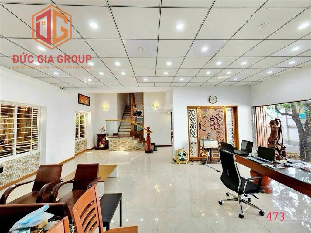 Không gian sống xanh, trước mặt là sông sau lưng tựa núi