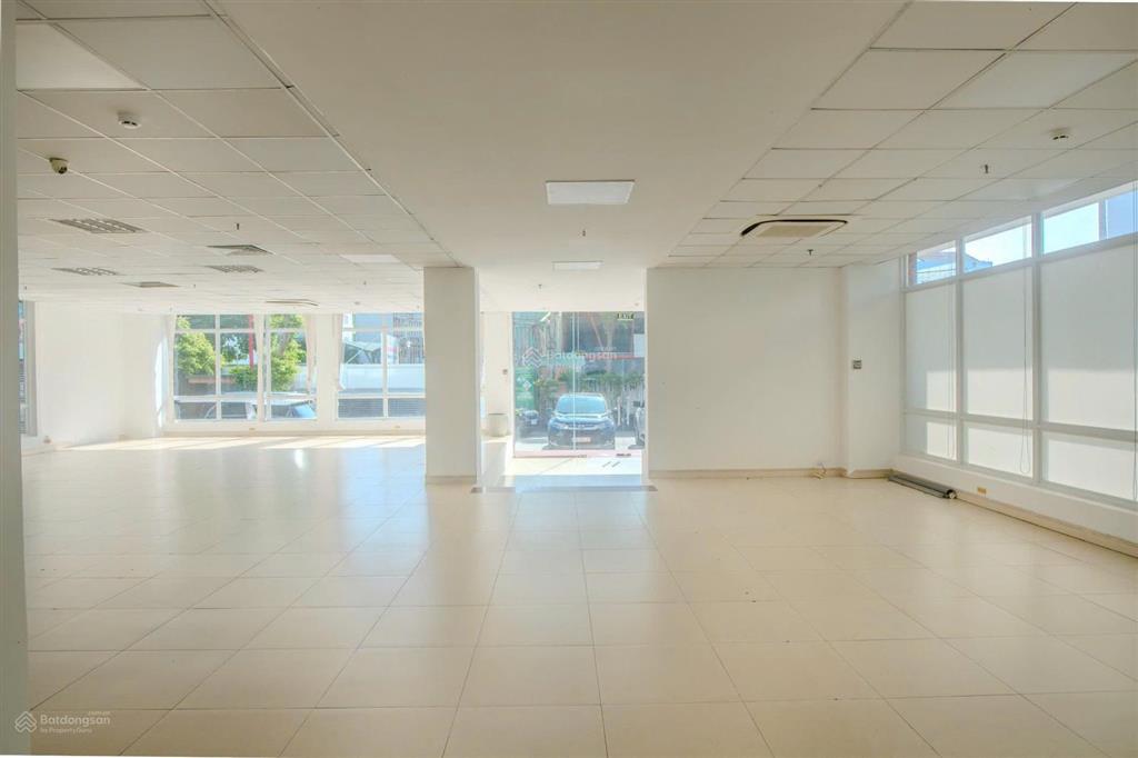 Cho thuê tòa nhà trường chinh, tân bình 1.200m sàn có pccc, máy lạnh