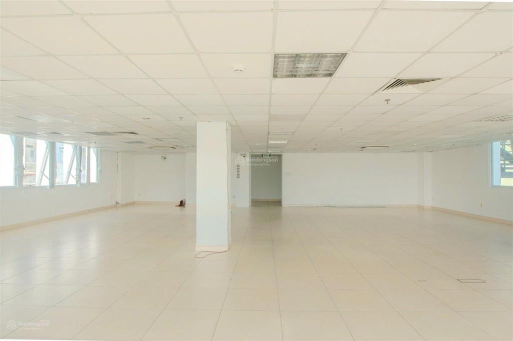 Cho thuê tòa nhà trường chinh, tân bình 1.200m sàn có pccc, máy lạnh
