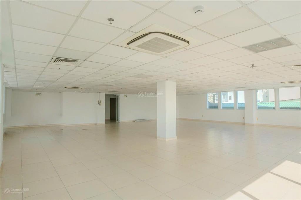 Cho thuê tòa nhà trường chinh, tân bình 1.200m sàn có pccc, máy lạnh