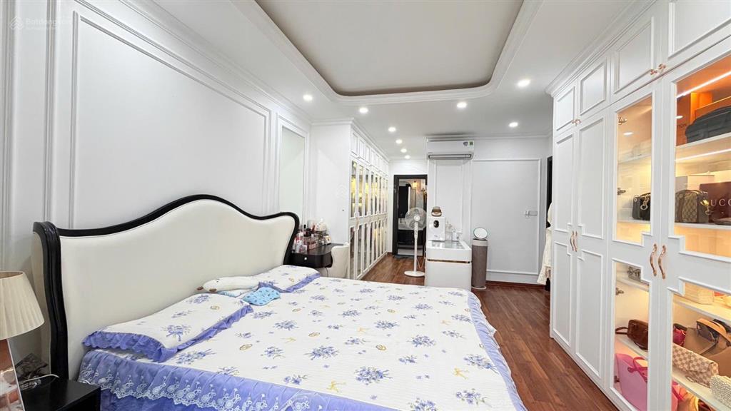Đừng bỏ lỡ căn 3pn tòa r4 đẹp tầm giá 8,4 tỷ! dt 104m2, căn góc cực thoáng sáng. full nội thất