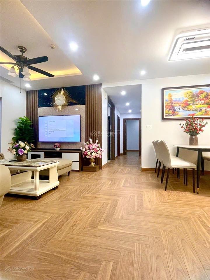 Đừng bỏ lỡ căn 3pn tòa r4 đẹp tầm giá 8,4 tỷ! dt 104m2, căn góc cực thoáng sáng. full nội thất