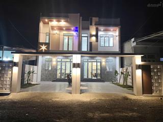 Bán 2 căn nhà lầu liền kề diên điền, diên khánh, sân vườn ô tô, gần bệnh viện, giá từ 2 tỷ 179