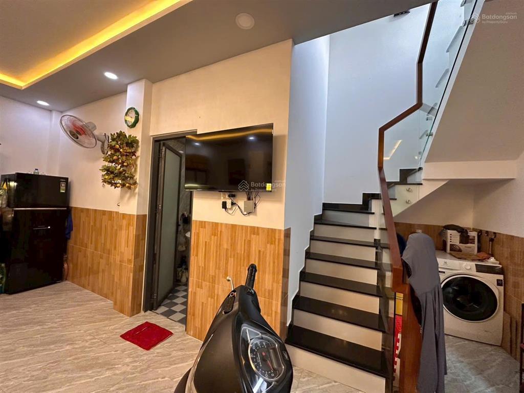 Bán nhà 2 tầng trung tâm nha trang, gần chợ đầm, 5 phút ra biển, giá 3,2 tỷ