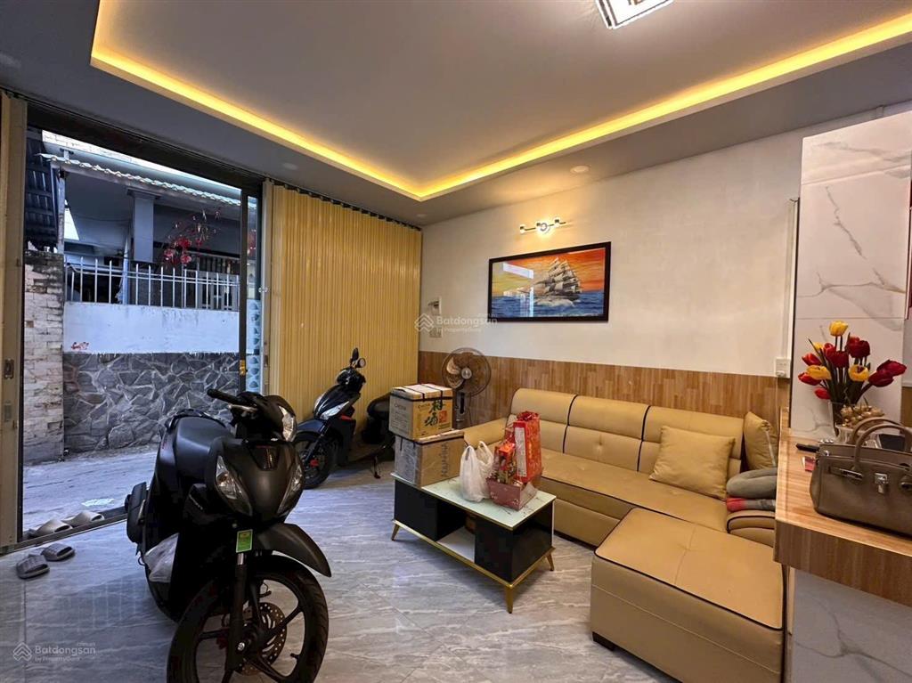 Bán nhà 2 tầng trung tâm nha trang, gần chợ đầm, 5 phút ra biển, giá 3,2 tỷ