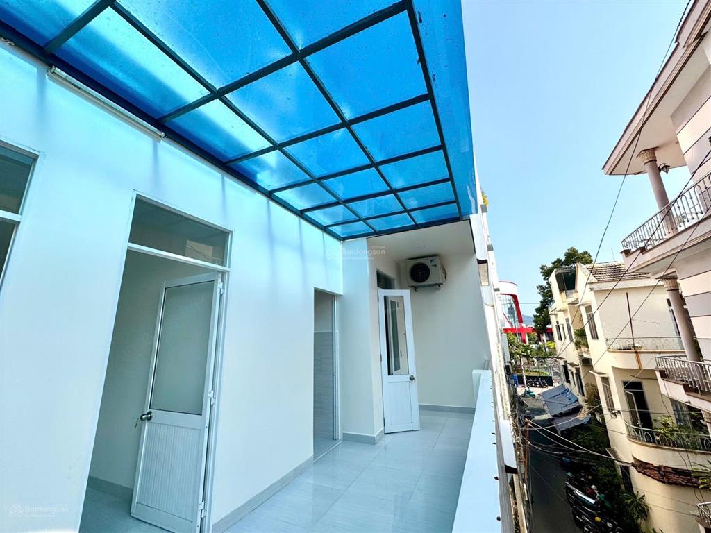 Bán nhà yersin, phương sài, trung tâm nha trang, góc 2 mặt tiền, ô tô tới nhà, giá 8 tỷ 5