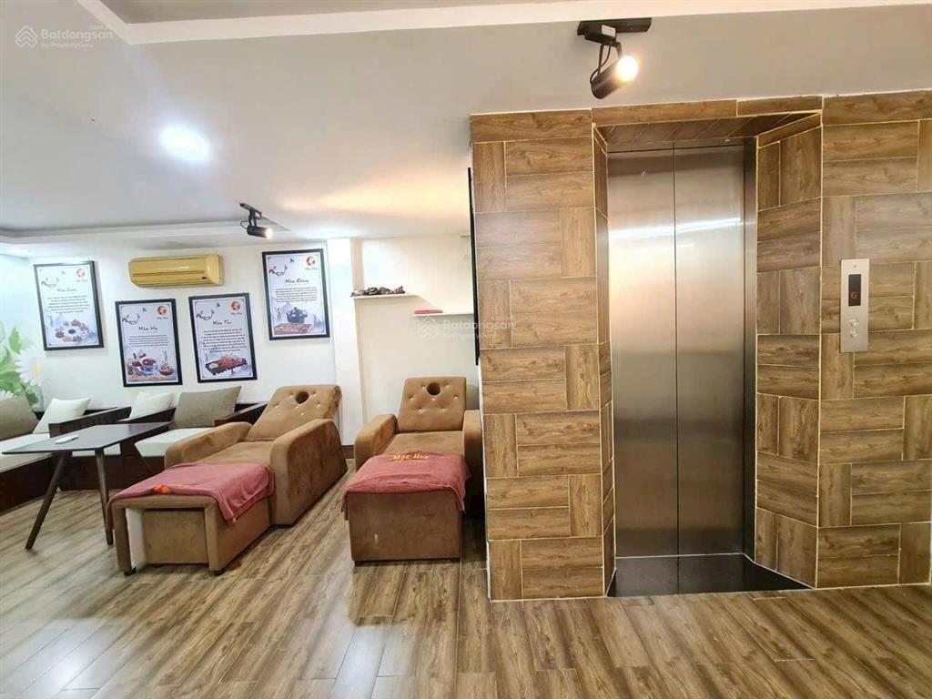 Bán nhà mặt tiền 5 tầng, cách biển trần phú nhang 5phút, có thang máy, dòng tiền 30 triệu/tháng