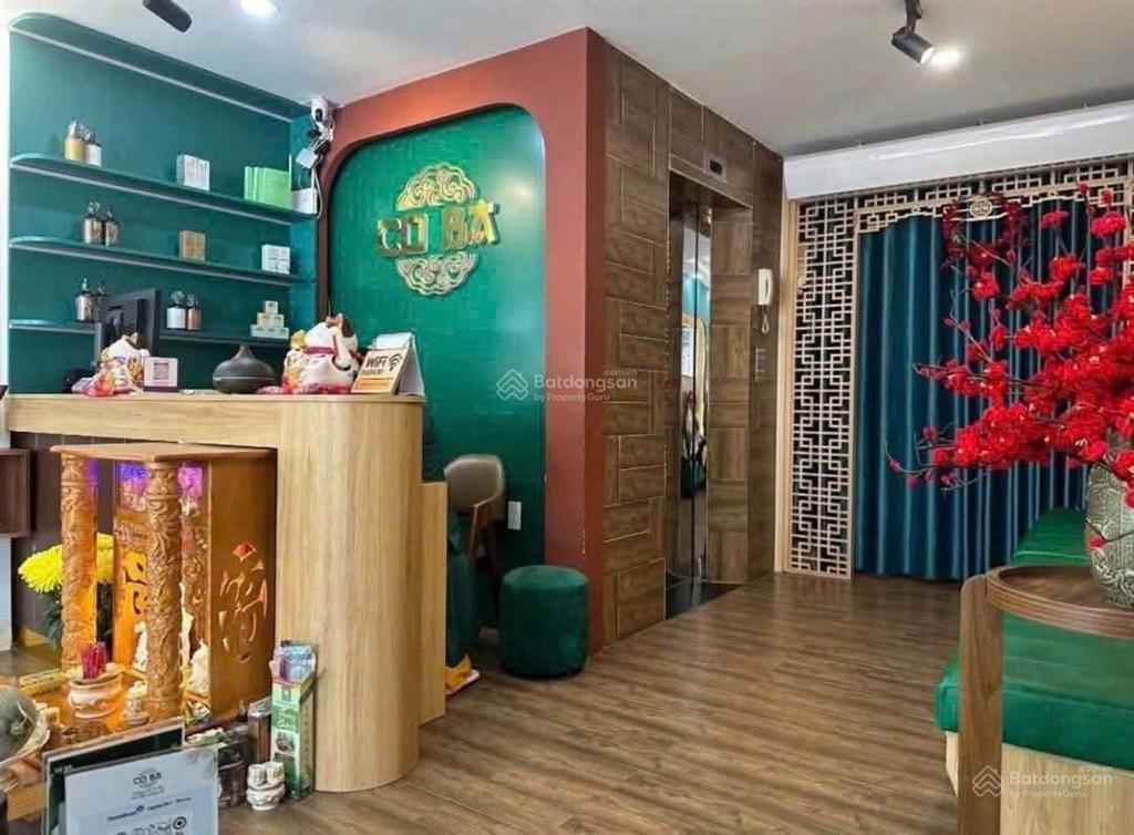 Bán nhà mặt tiền 5 tầng, cách biển trần phú nhang 5phút, có thang máy, dòng tiền 30 triệu/tháng