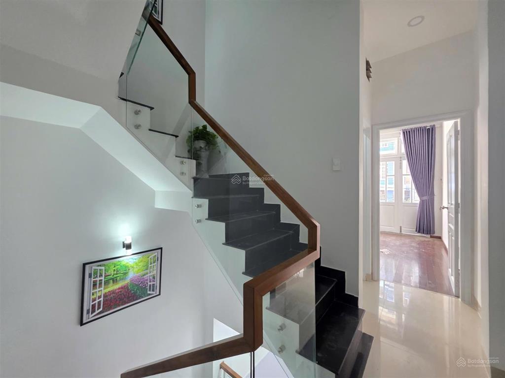 Bán nhà 4 tầng, mặt tiền võ trứ trung tâm bàn cờ nha trang, full nội thất, cách biển 3 phút, 9tỷ790