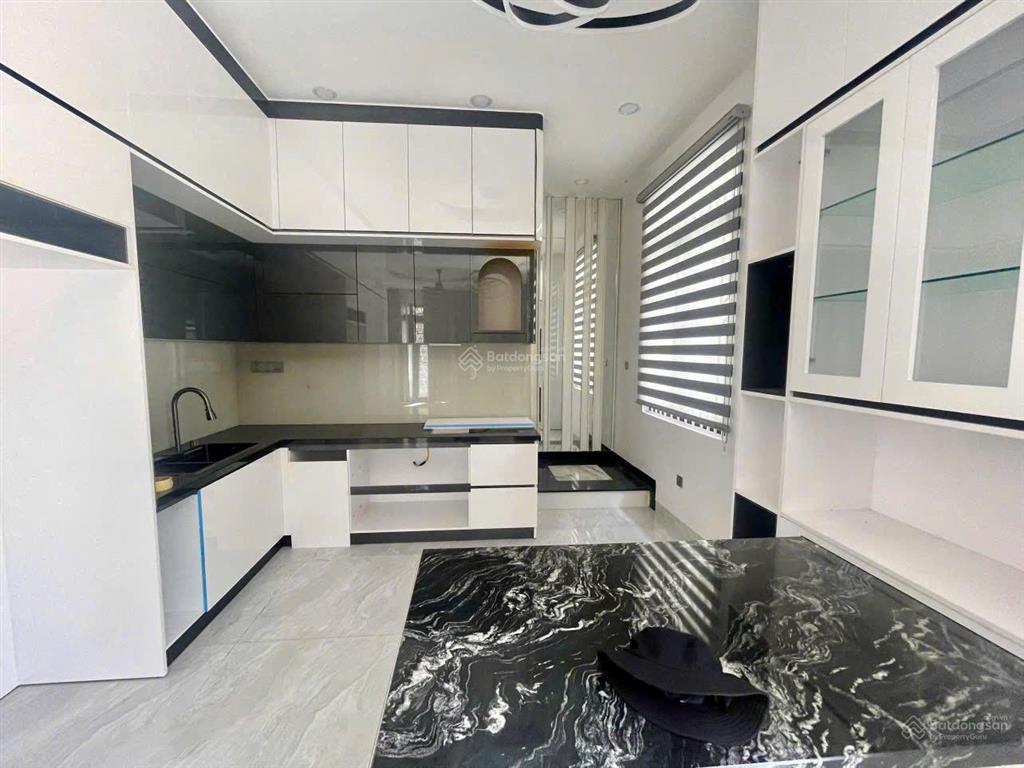 Bán căn góc 2 mặt tiền 3 tầng hiện đại khu bàn cờ nha trang, đường ôtô cách biển 700m, giá 7 tỷ 900