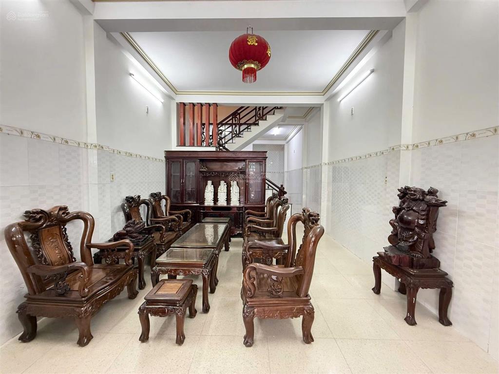 Bán nhà 4 tầng gần chợ vĩnh hải nha trang, đường ô tô 8m, cách đường 2/4 chỉ 10m, giá 8 tỷ 900