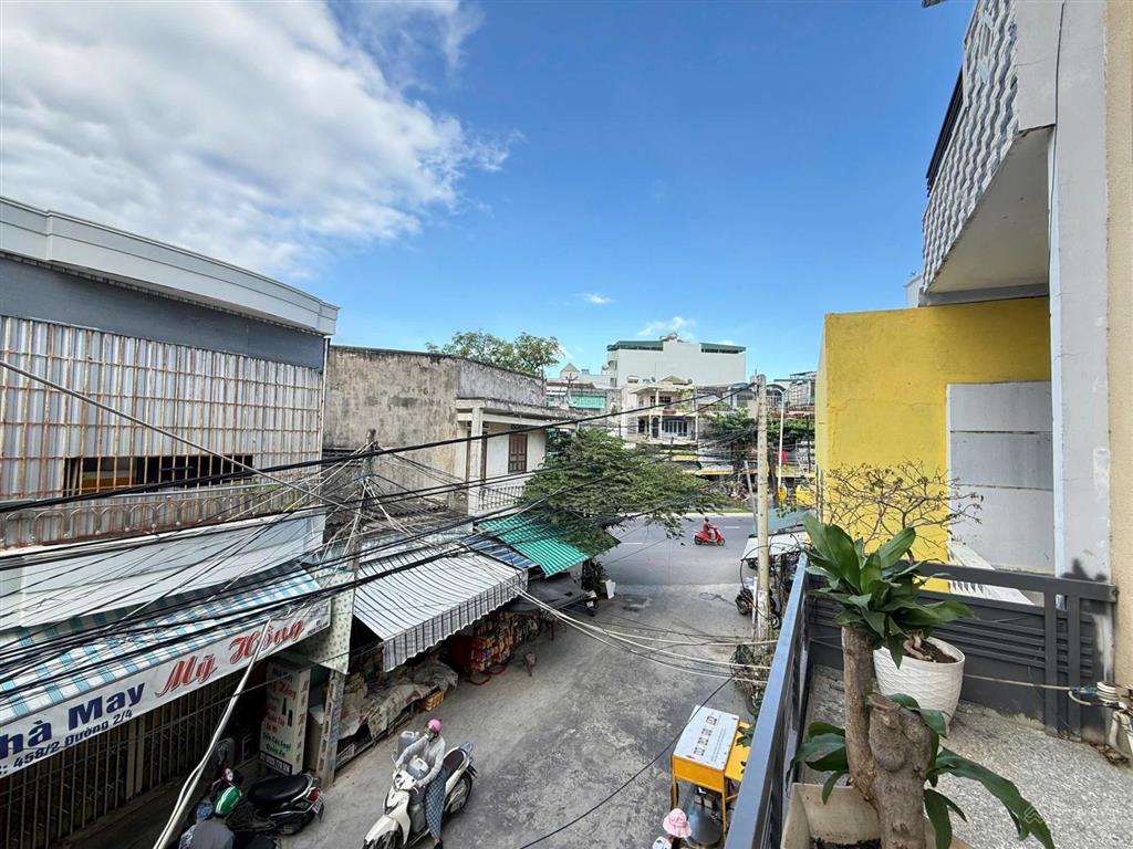 Bán nhà 4 tầng gần chợ vĩnh hải nha trang, đường ô tô 8m, cách đường 2/4 chỉ 10m, giá 8 tỷ 900