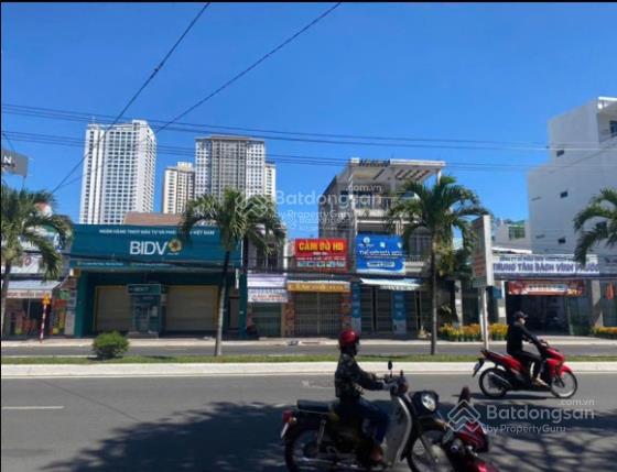 Bán nhà 3 tầng mặt tiền đường 2/4 vĩnh phước nha trang, cách biển 3 phút, đang cho thuê, giá 9 tỷ 5