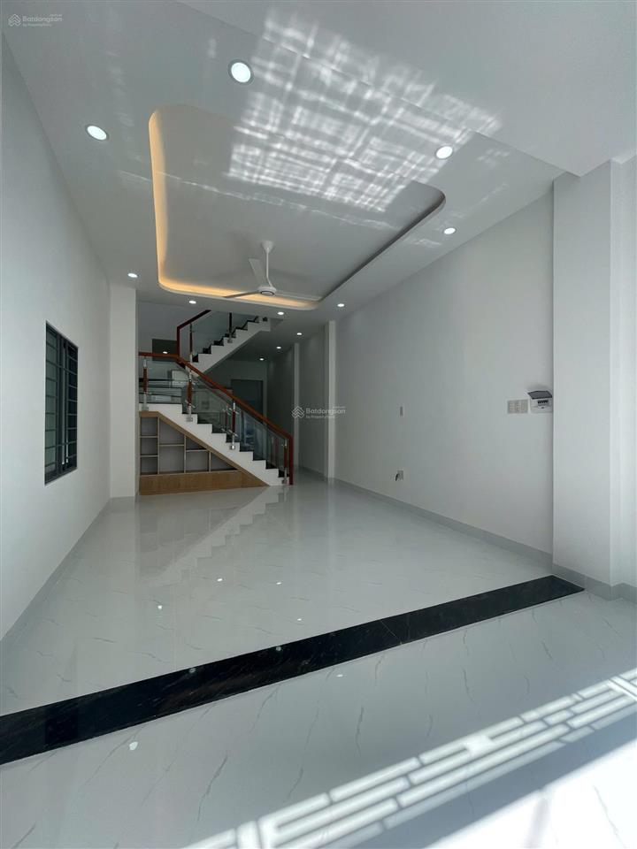 Bán nhà mới 2 tầng gần chợ ngô đến nha trang, cách biển 3 phút, giá 4 tỷ 950