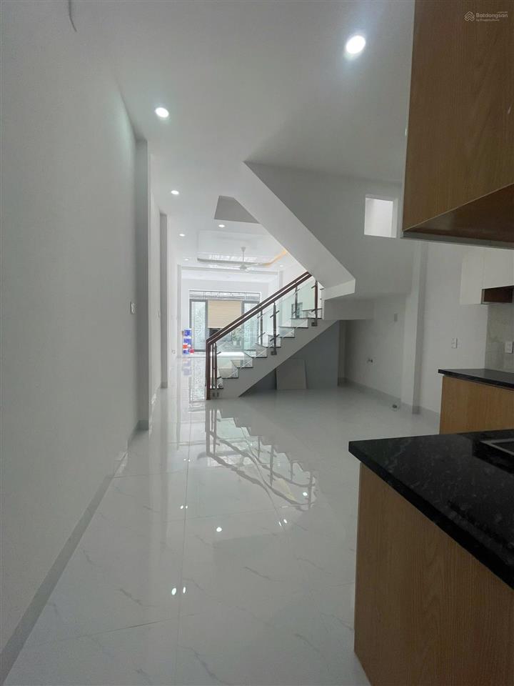 Bán nhà mới 2 tầng gần chợ ngô đến nha trang, cách biển 3 phút, giá 4 tỷ 950