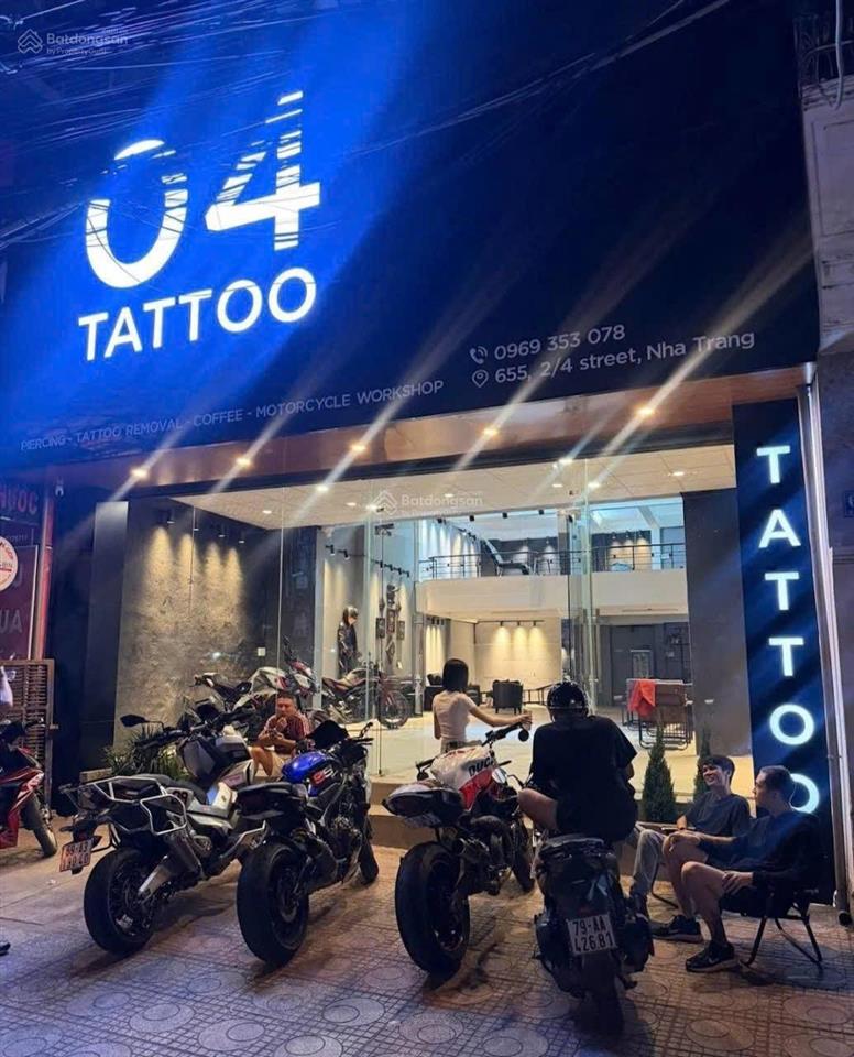 Bán nhà 3 tầng mặt tiền đường 2/4 bắc nha trang, ngang 7,42m, dòng tiền 35 triệu/tháng, giá 17 tỷ