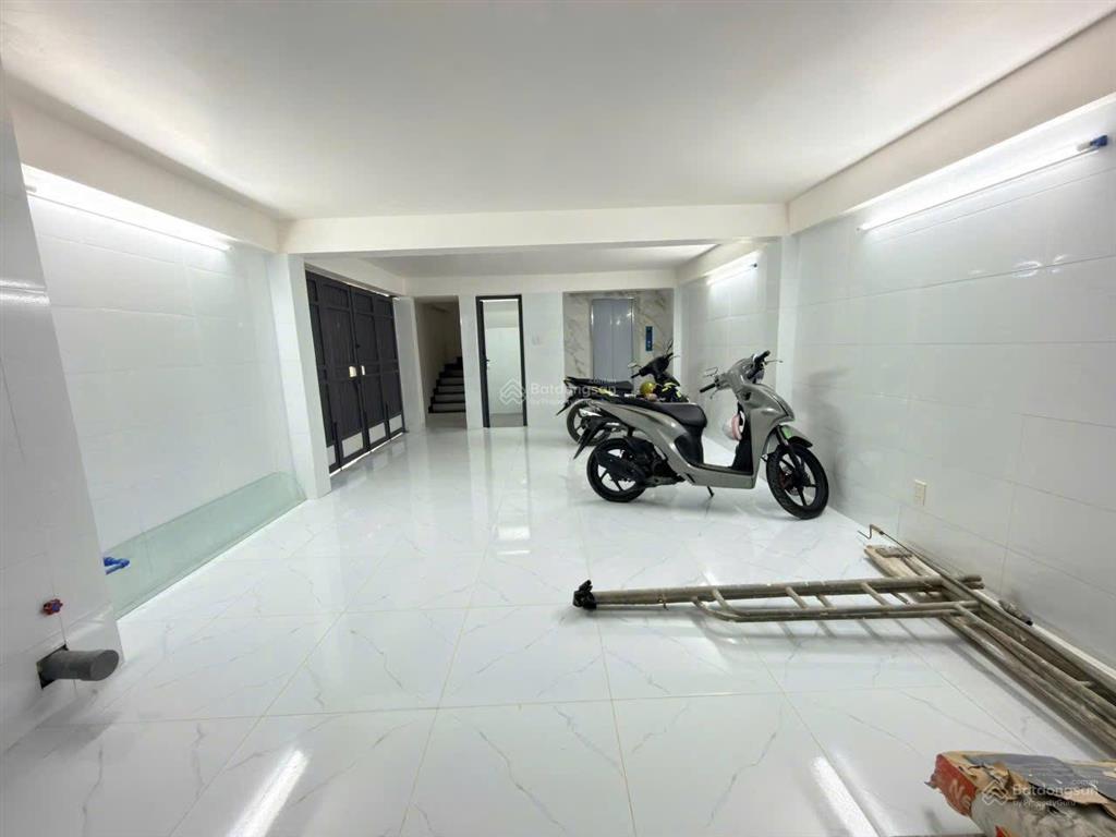 Bán căn góc 2 mặt tiền, 5 tầng có thang máy vĩnh phước nha trang, view biển hòn chồng, 13 tỷ 500