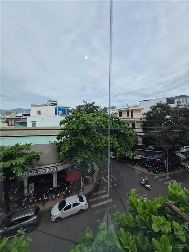 Bán nhà 4 tầng mặt tiền đường hồng bàng nha trang, full nội thất, cách biển 1,3km, giá 7 tỷ 500