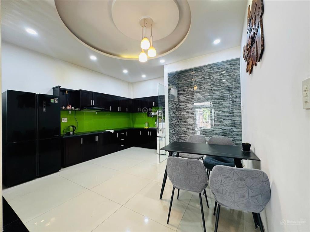 Bán nhà 3 tầng hẻm ô tô cao bá quát trung tâm nha trang, cách biển 2km, cách go! 200m, giá 6 tỷ 500