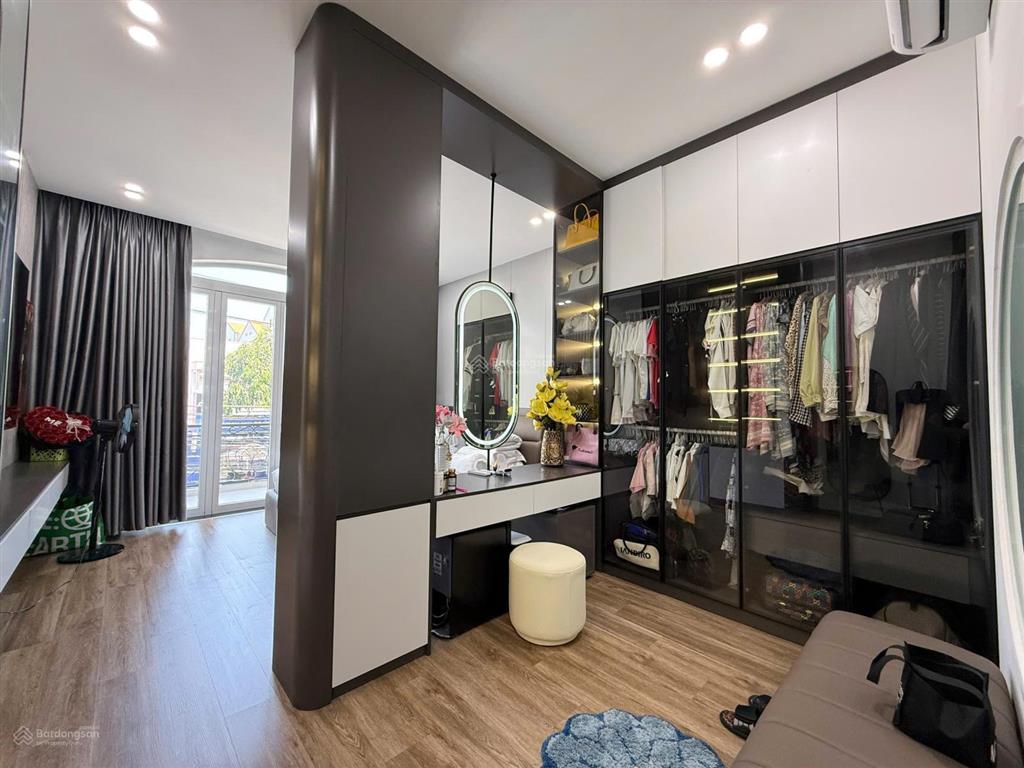 Bán villa phố 2 mặt tiền lê hồng phong, gần coopmart, nha trang, dòng tiền 40 triệu/th, 13,9tỷ