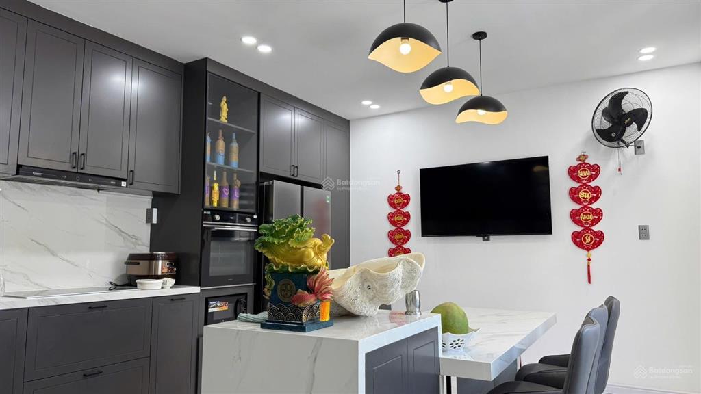Bán villa phố 2 mặt tiền lê hồng phong, gần coopmart, nha trang, dòng tiền 40 triệu/th, 13,9tỷ