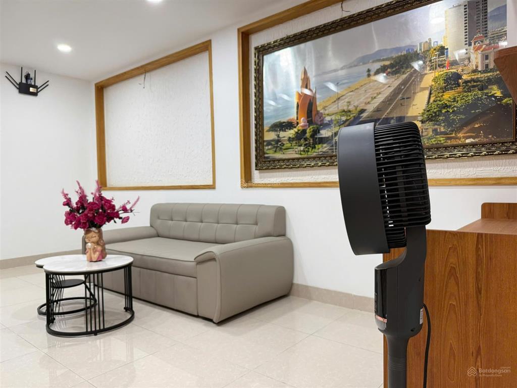 Nhà đẹp 4 tầng phước long, trung tâm nha trang 11,5tỷ, đối diện công viên, dòng tiền 35triệu/tháng