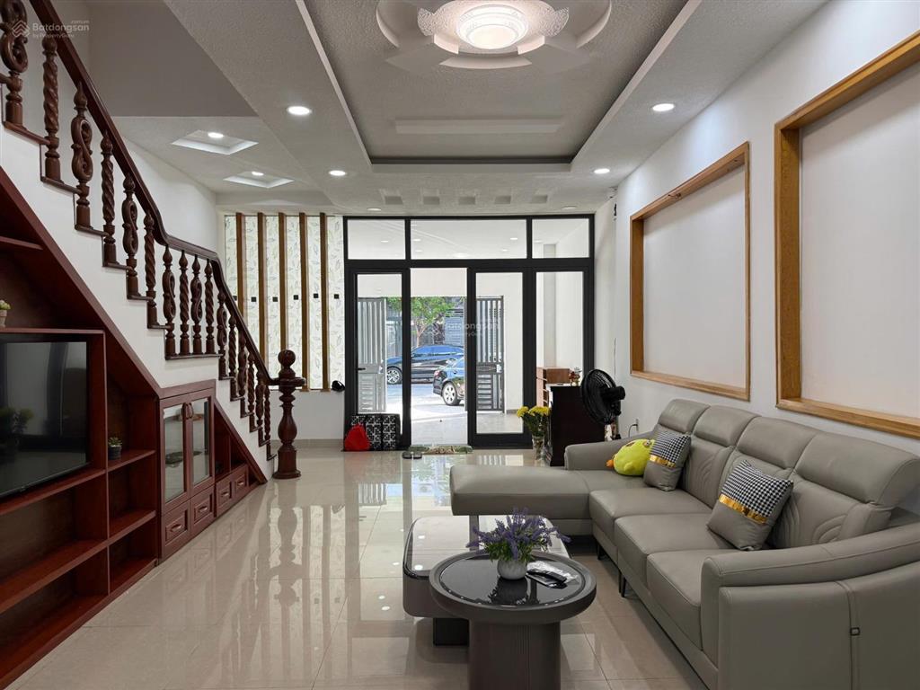 Nhà đẹp 4 tầng phước long, trung tâm nha trang 11,5tỷ, đối diện công viên, dòng tiền 35triệu/tháng
