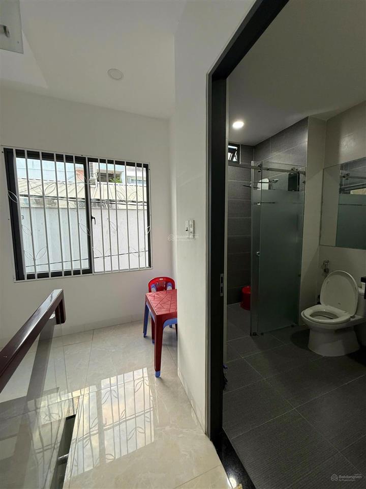 Bán nhà 3 tầng, 2 mặt tiền, cách thống nhất 20m, phương sài, nha trang, cách biển 5 phút,giá 4,8tỷ.