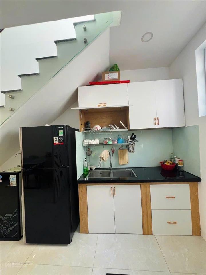 Bán nhà 3 tầng, 2 mặt tiền, cách thống nhất 20m, phương sài, nha trang, cách biển 5 phút,giá 4,8tỷ.