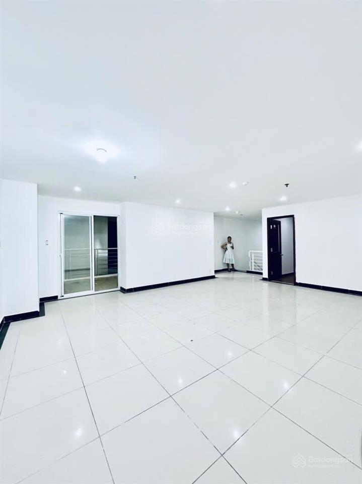 Căn hộ duplex 230m2, 2 tầng, 3pn, 4wc, sổ hồng riêng, c/c cao cấp giai việt quận 8 sát quận 1