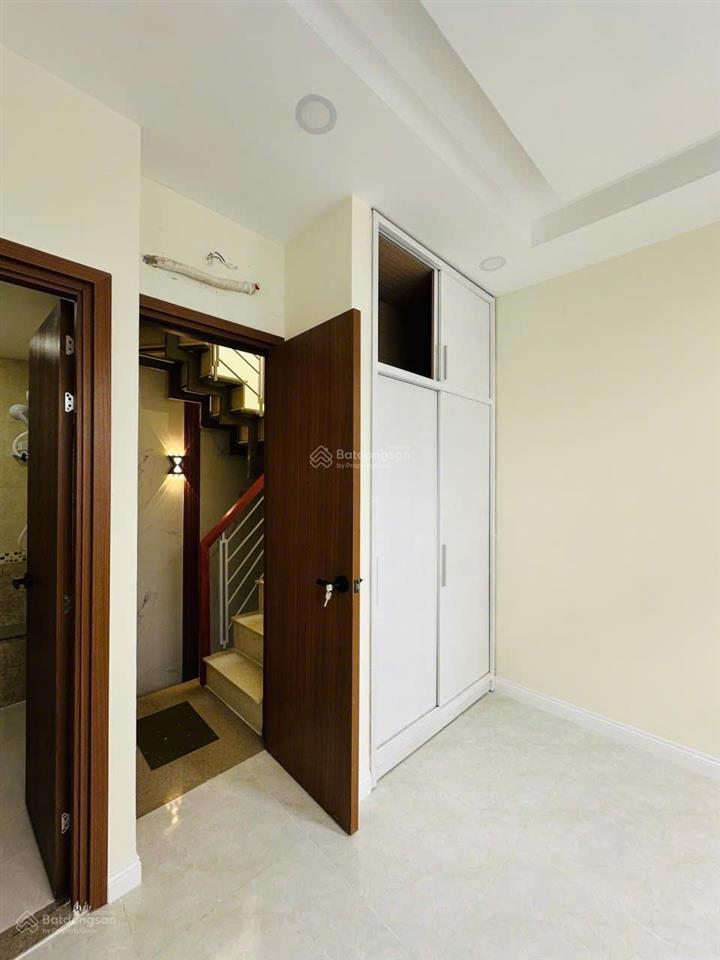 Chỉ 3.75tỷ! nhà mới đẹp 3 tầng giáp quận 1, 2pn 2wc, bên cạnh khách sạn winsor  an đông, shr