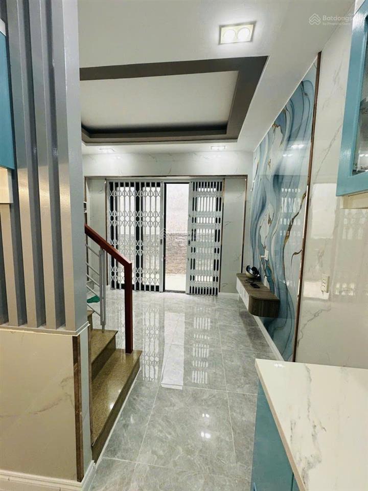 Chỉ 3.75tỷ! nhà mới đẹp 3 tầng giáp quận 1, 2pn 2wc, bên cạnh khách sạn winsor  an đông, shr