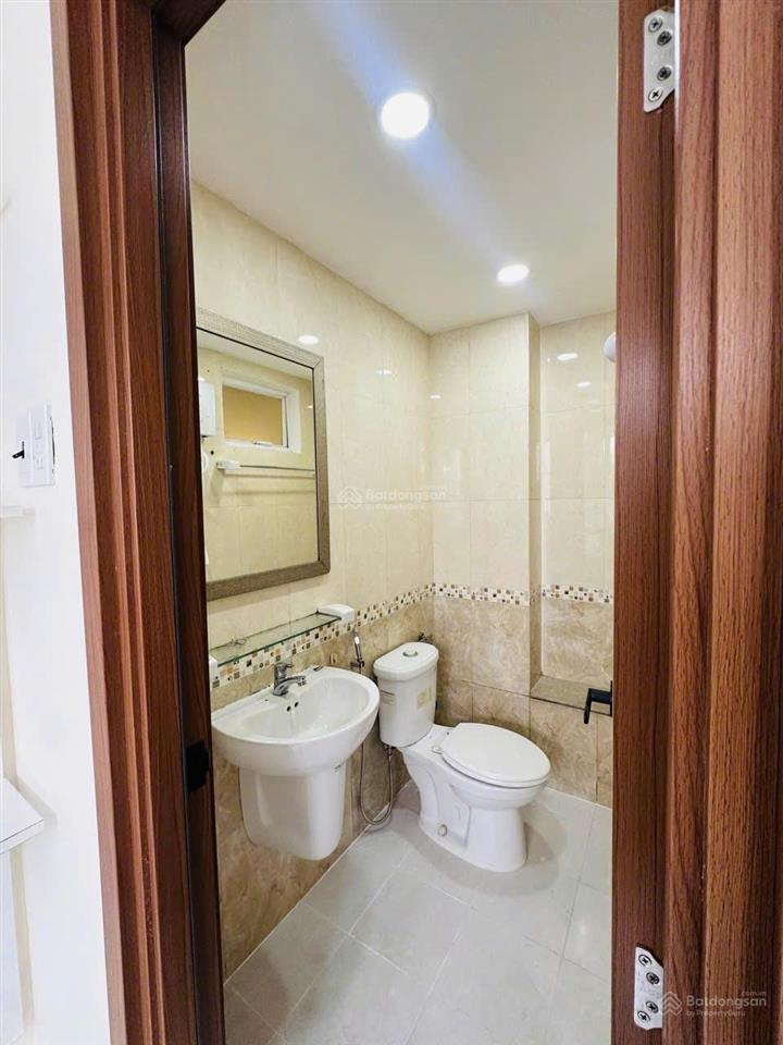 Chỉ 3.75tỷ! nhà mới đẹp 3 tầng giáp quận 1, 2pn 2wc, bên cạnh khách sạn winsor  an đông, shr