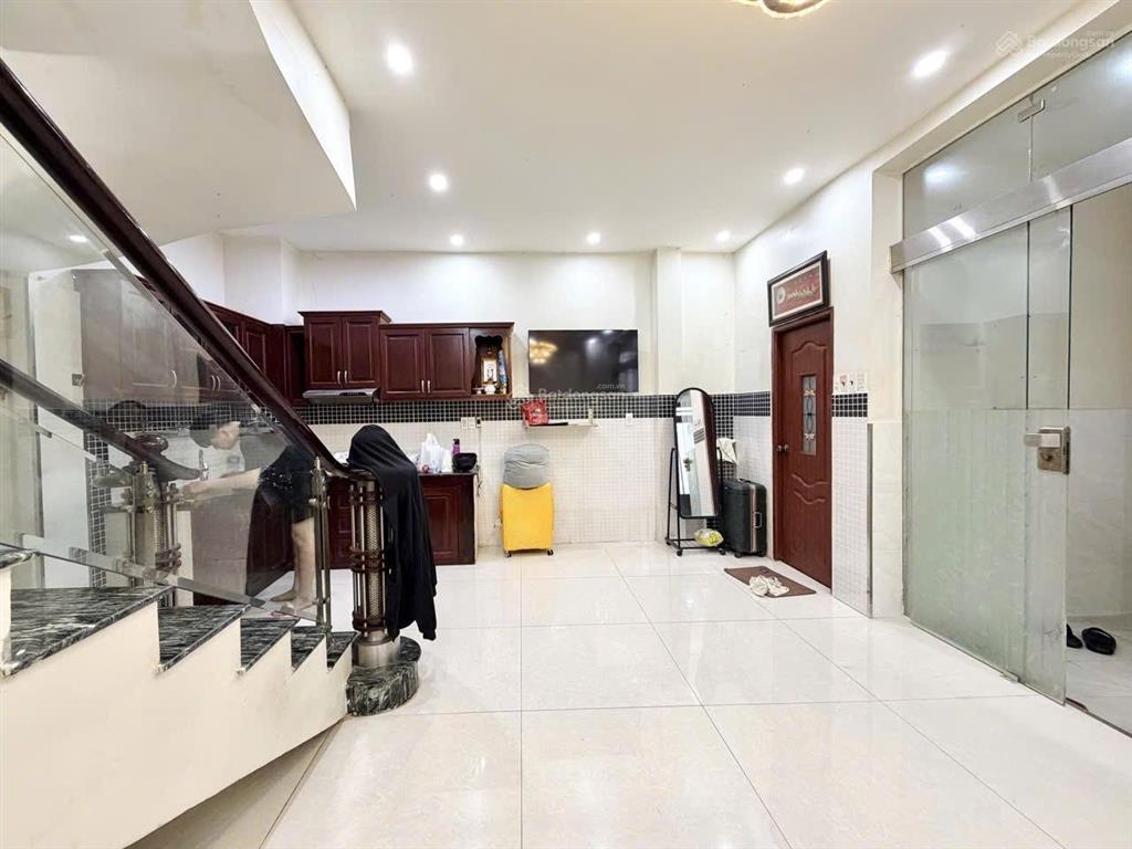 Vip quận 3 kế q1căn nhà tuyệt đẹp, 5 tầng 39m2, 4 phòng sân thượng, chỉ 7.49t, trục nkkn