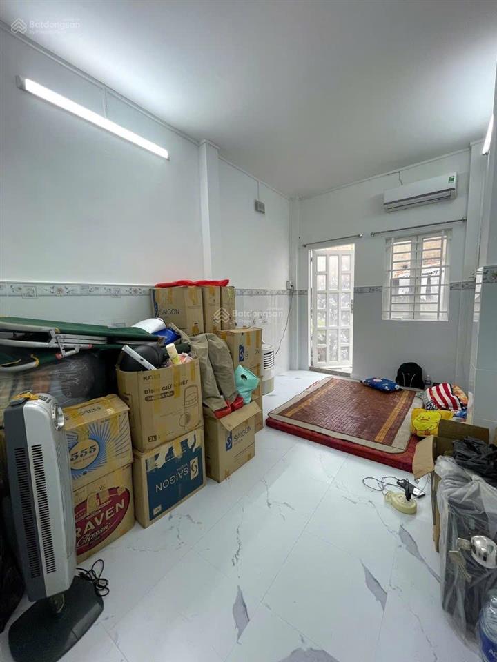 Ngay hẻm xe hơi, khu vip người nước ngoài quận 3, nhà 2 tầng 2pn 2wc, vào ở ngay, chỉ 4.15 tỷ