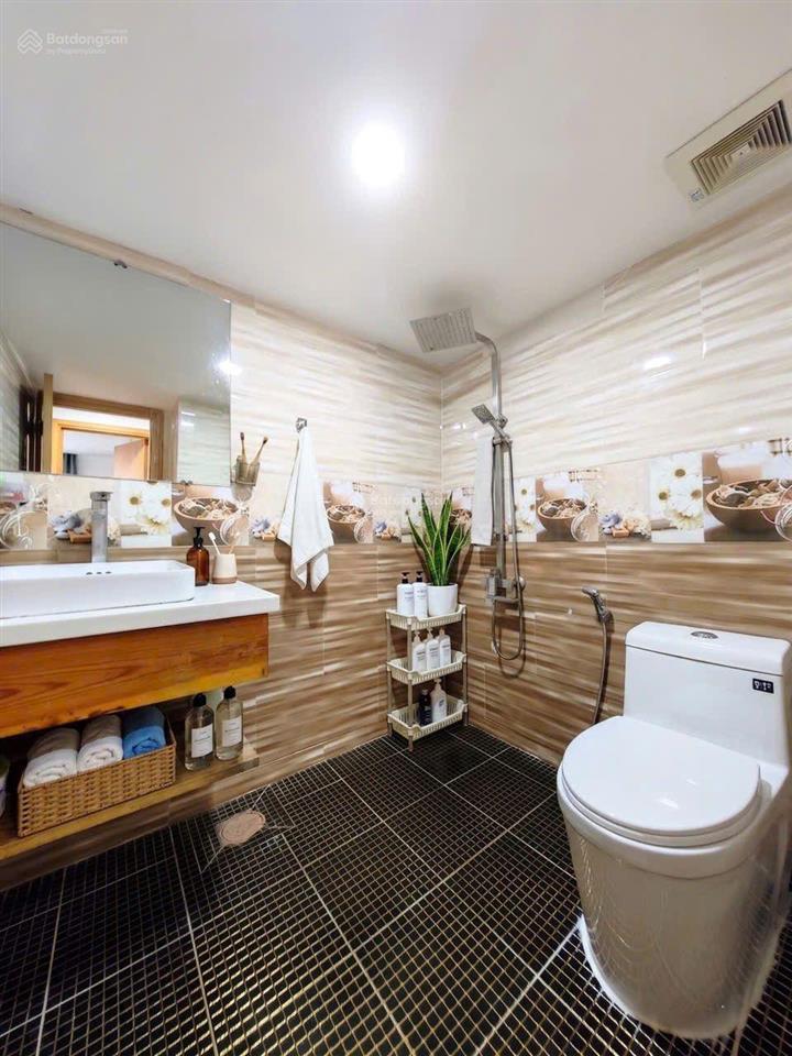 Chỉ 4,5 tỷ, dt63 m2, chung cư mặt tiền nguyễn tri phương, phường 8, quận 5. nhà đẹp, sổ hồng riêng