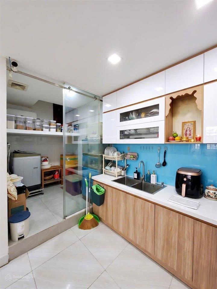 Chỉ 4,5 tỷ, dt63 m2, chung cư mặt tiền nguyễn tri phương, phường 8, quận 5. nhà đẹp, sổ hồng riêng