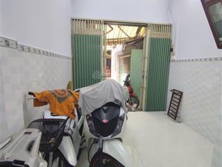 Chỉ 3,7 tỷ  quận 5  dt24m2, 2 tầng, 2pn, sổ vuông đẹp, hoàn công đủ, hẻm trước nhà rộng rãi.