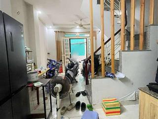 Chỉ 5.1 tỷ, dt 34m, 4pn, 4wc, 4 tầng, sân thượng, đường nguyễn tiểu la, q10. vừa ở vừa cho thuê.