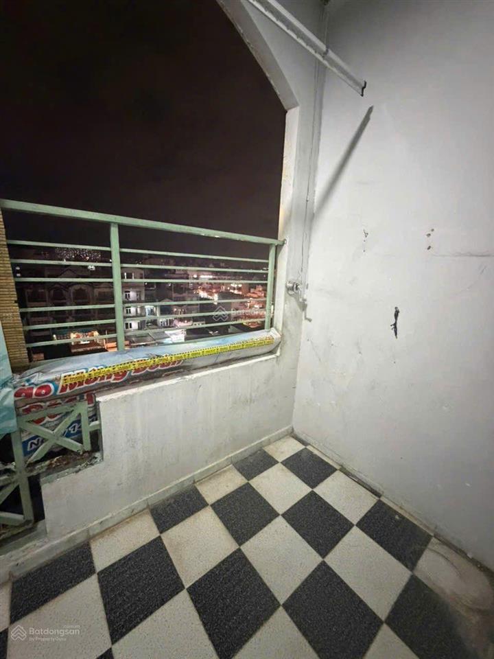 Chỉ 2,3 tỷ, chung cư thang máy, q6. dt 56 m2, 2pn mặt tiền phan văn khỏe, shr lâu dài.