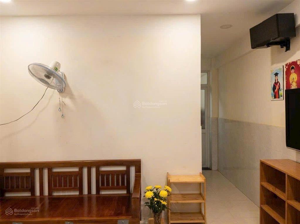 Nhỉnh 2 tỷ, cc tầng trệt, ngô quyền, q5, 50m2, có sân để xe, bảo vệ 24/24, shr sử dụng lâu dài