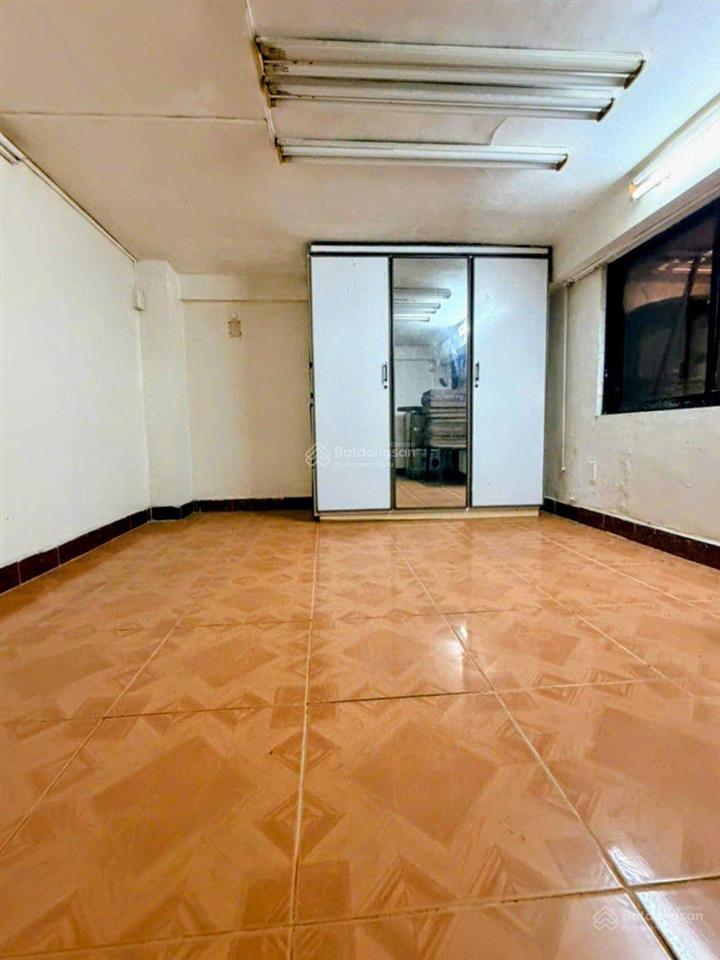 Chỉ 3 tỷ có căn hộ cc 64m2, 3 pn, 2 wc ngay đường nguyễn tri phương, q5, sổ hồng riêng lâu dài.